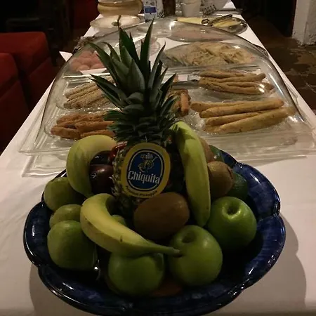 Porto Cadena Λιμήν Ιέρακος