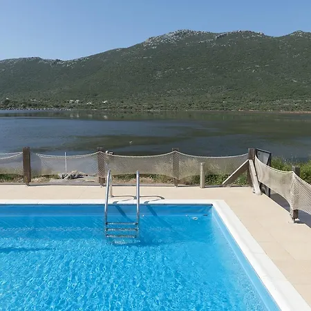 Porto Cadena * Λιμήν Ιέρακος
